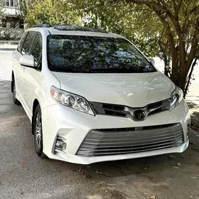 Toyota Sienna 2020