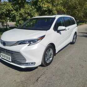 Toyota Sienna 2023
