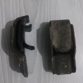 радиатор крепление