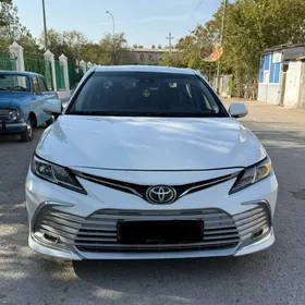 Toyota Camry 2021