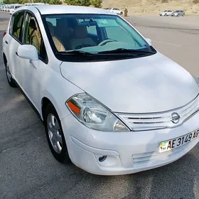 Nissan Versa 2011