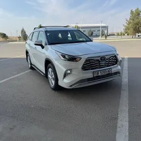 Toyota Highlander 2022