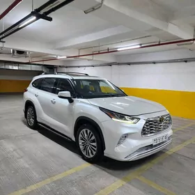 Toyota Highlander 2020