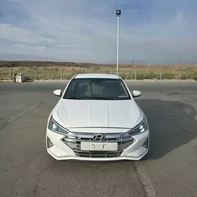 Hyundai Elantra 2020