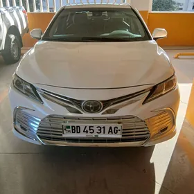 Toyota Camry 2021