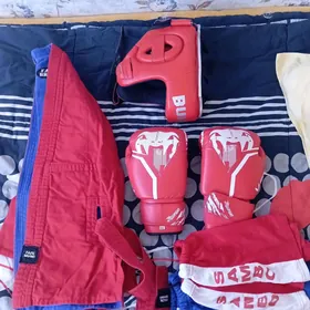 кимоно,перчатки,шорты,шлем