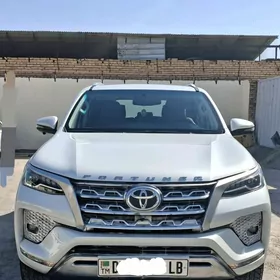 Toyota Fortuner 2025
