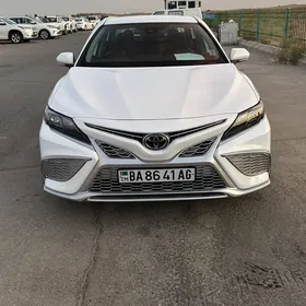 Toyota Camry 2021