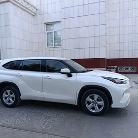 Toyota Highlander 2020