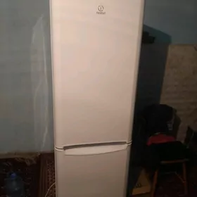 NDESIT холодилник