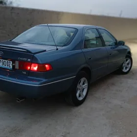Toyota Camry 2001