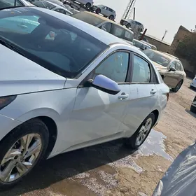 Hyundai Elantra 2021