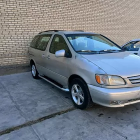 Toyota Sienna 2002