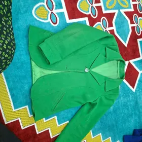 Okuw ýaşyl kastýum