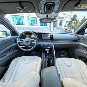 Hyundai Elantra 2021