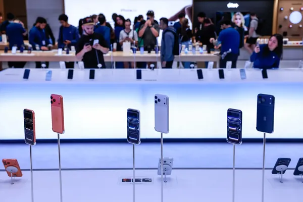 Apple третьей в истории достигла капитализации в $4 трлн