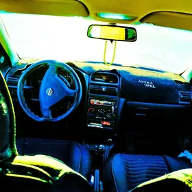 Opel Astra 2000