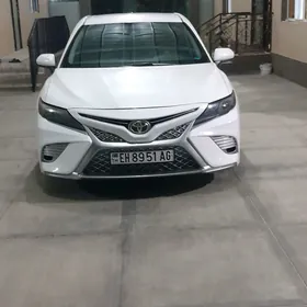 Toyota Camry 2018