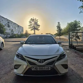 Toyota Camry 2018