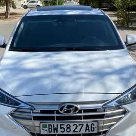 Hyundai Elantra 2020