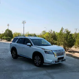 Nissan Pathfinder 2022