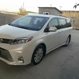 Toyota Sienna 2017