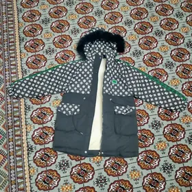 Продам женскую куртку