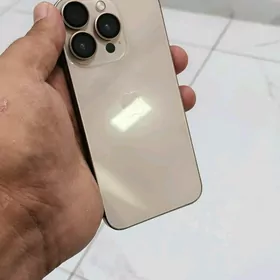 Iphone XS den 15e  owurlen