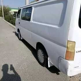 Nissan Urvan 2007