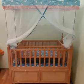 Детская кроватка