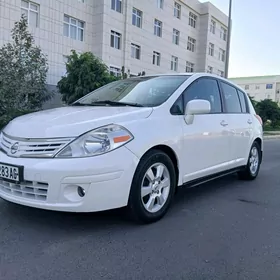 Nissan Versa 2011