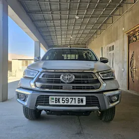 Toyota Hilux 2025