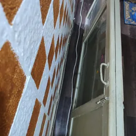 Деревянная дверь со стеклом