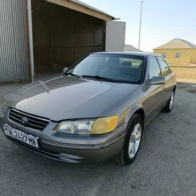 Toyota Camry 2001