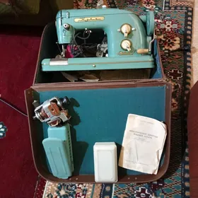 Швейная машинка