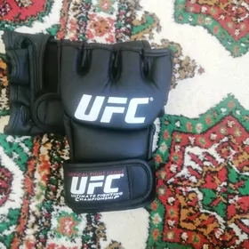 перчатка бойцовский