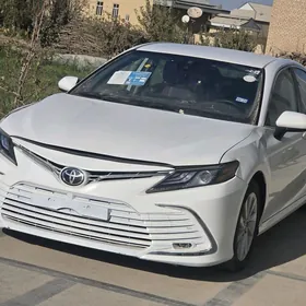 Toyota Camry 2022
