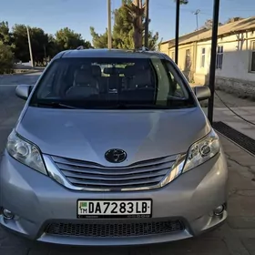 Toyota Sienna 2015
