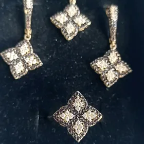 Gyzyl komplekt klonly