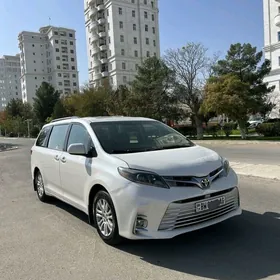 Toyota Sienna 2016