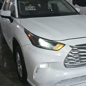 Toyota Highlander 2022