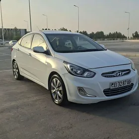 Hyundai Accent 2012