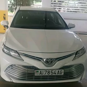 Toyota Camry 2018