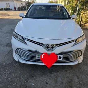 Toyota Camry 2018