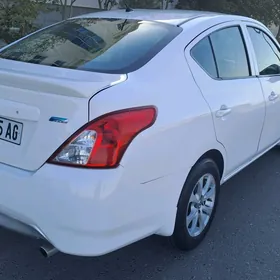 Nissan Versa 2016