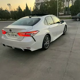 Toyota Camry 2020