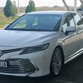 Toyota Camry 2019