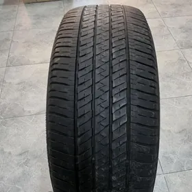 235 65 18 Bridgestone. 1 stuk