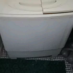 СРОЧНО МАШИНКА ПОЛУАВТОМАТ