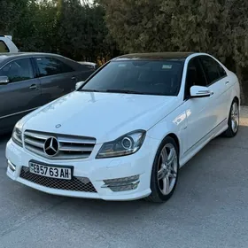 Mercedes-Benz C250 2013